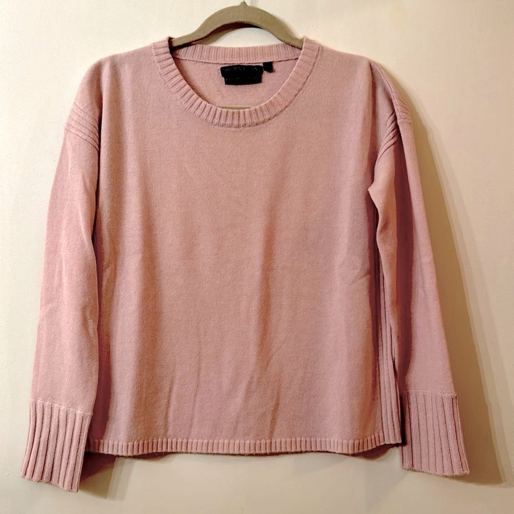 Brown Allen M Wool/Cashmere blend light pink crew neck long sleeve sweater